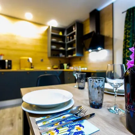 Apartment Sweet, Two Bedroom Apartment, Free Parking Makarska