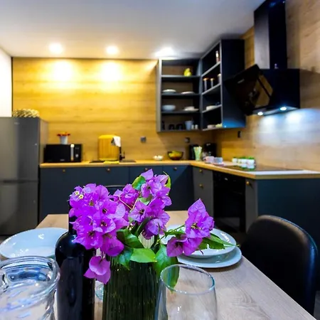 Sweet Nora, Two Bedroom Apartment, Free Parking Lägenhet Makarska